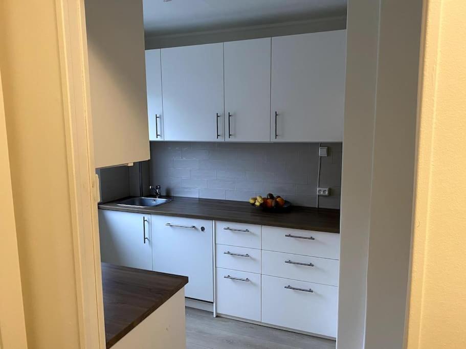 Lovely 2 Bedroom Apartmen With Free Parking เบอร์เกน ภายนอก รูปภาพ