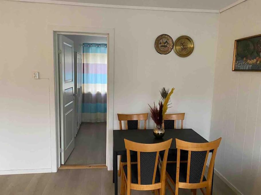 Lovely 2 Bedroom Apartmen With Free Parking เบอร์เกน ภายนอก รูปภาพ