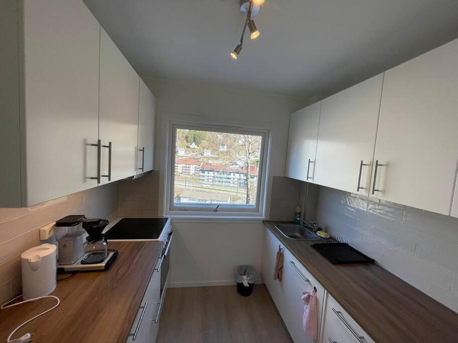 Lovely 2 Bedroom Apartmen With Free Parking เบอร์เกน ภายนอก รูปภาพ
